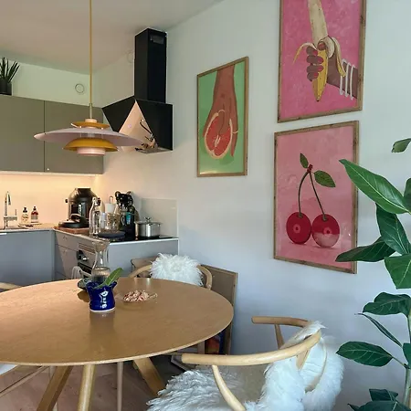 Light Flat On Islands Brygge With Balcony